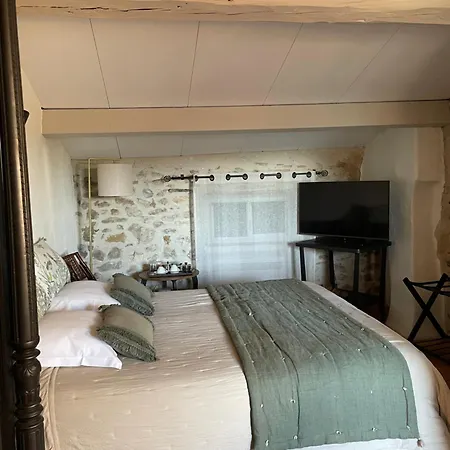 Et Du Clocher Bed and Breakfast
